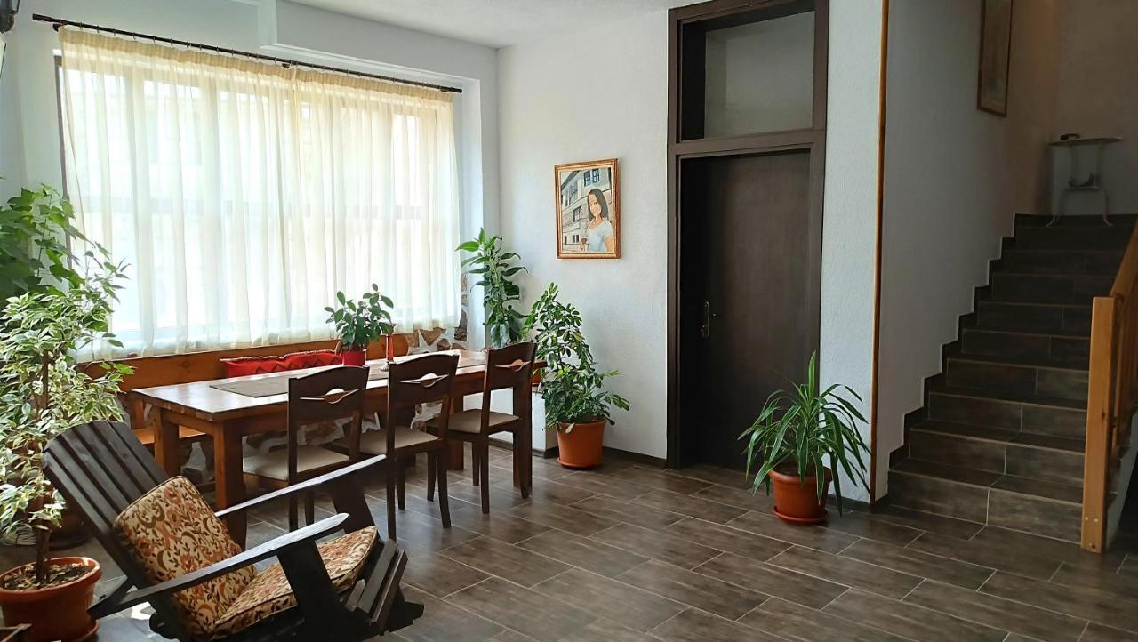 Guesthouse White Margarit Melnik  Exterior photo