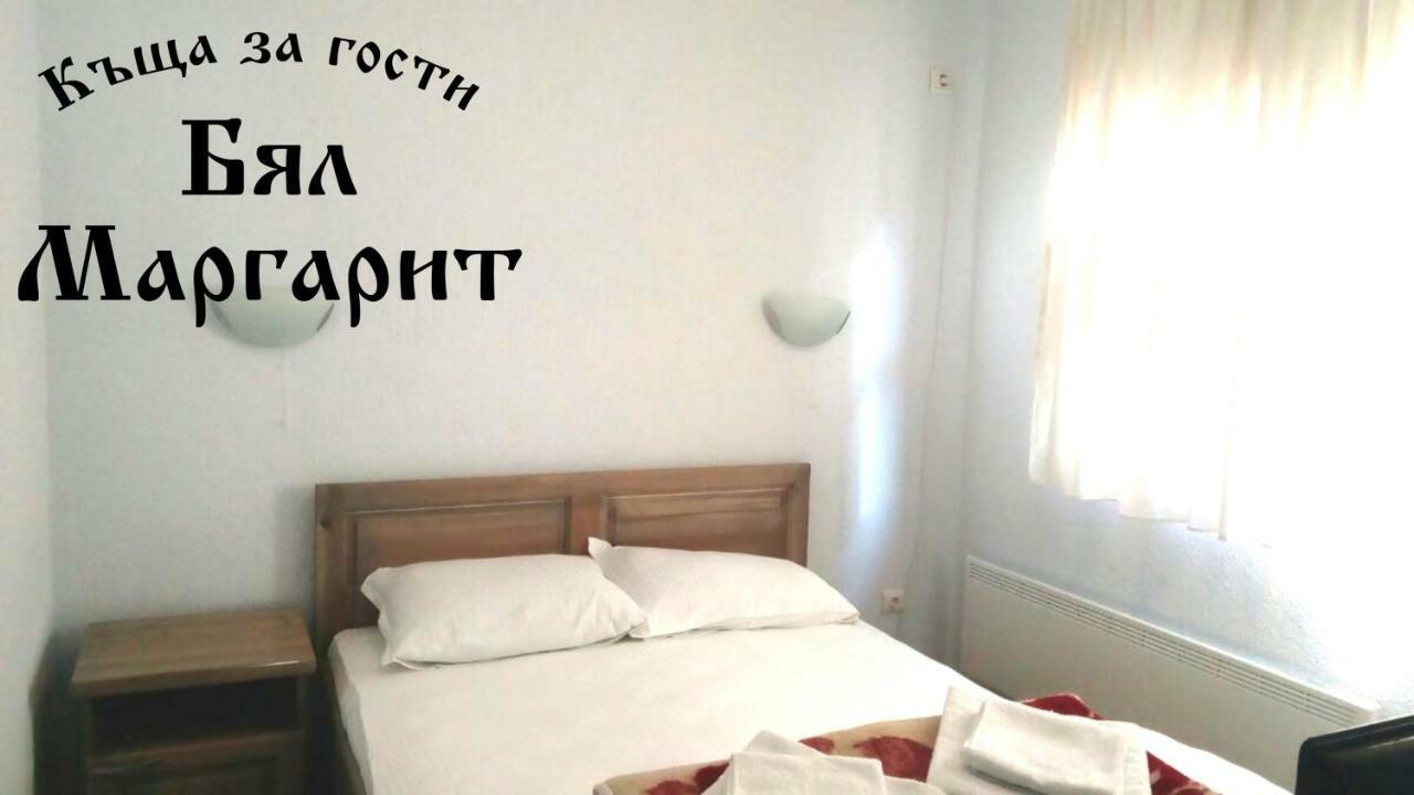 Guesthouse White Margarit Melnik  Exterior photo